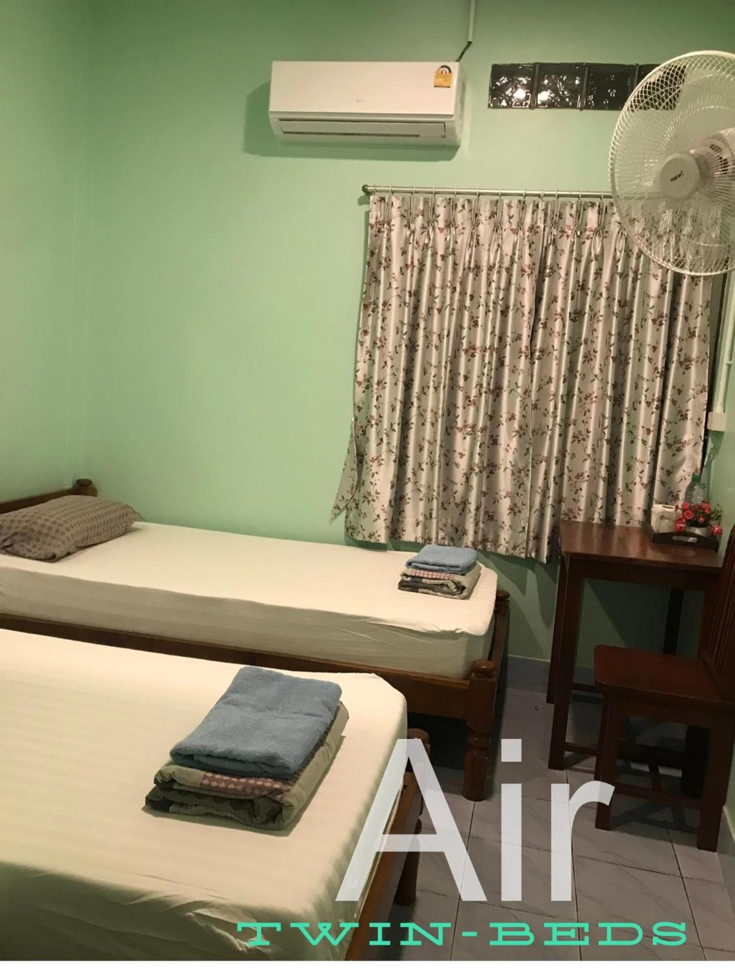 Vitoonguesthouse2Fanrooms & Aircondition Sukhothai Dış mekan fotoğraf
