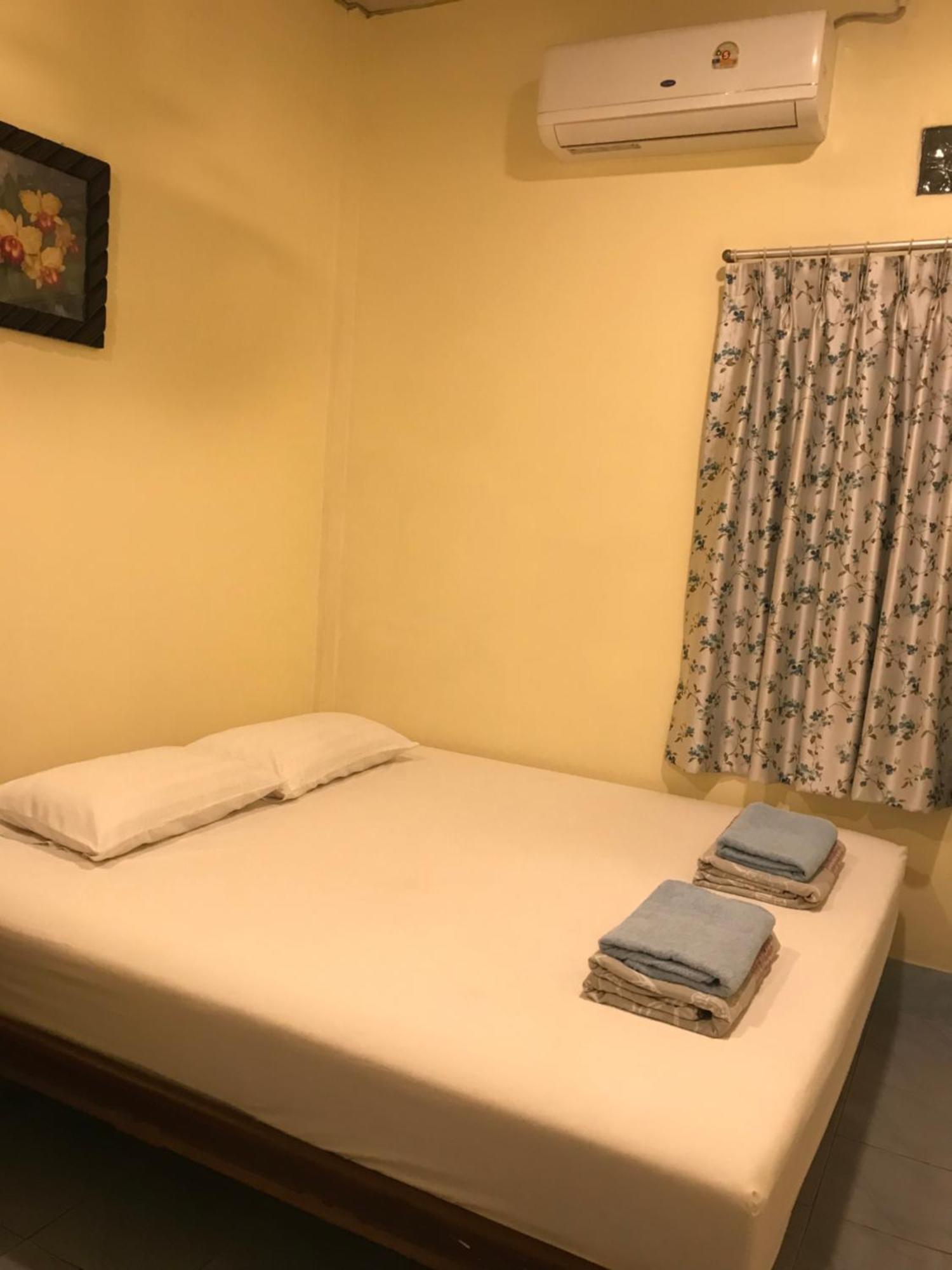 Vitoonguesthouse2Fanrooms & Aircondition Sukhothai Dış mekan fotoğraf