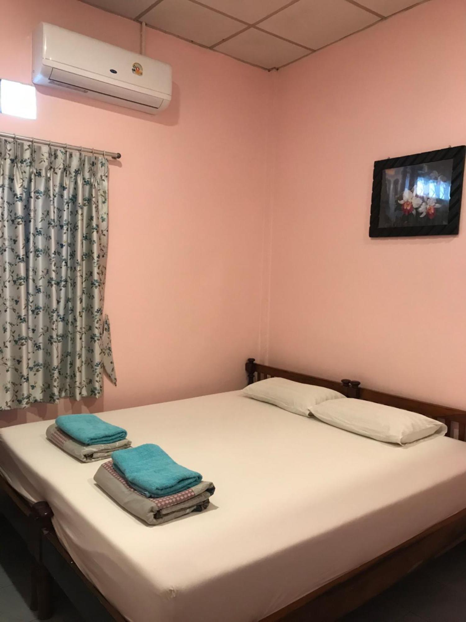 Vitoonguesthouse2Fanrooms & Aircondition Sukhothai Dış mekan fotoğraf